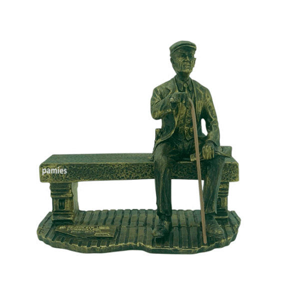Escultura del Avi Virgili de resina grabado color (sublimación)